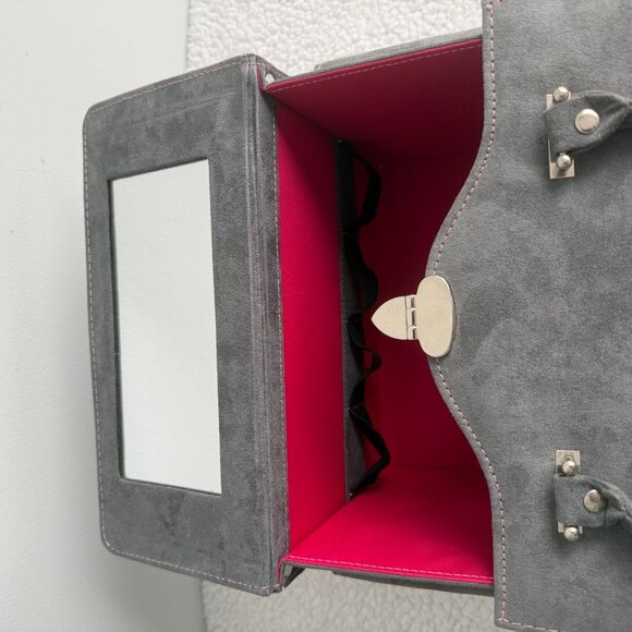 Gray Makeup Case - Picture 5 of 12